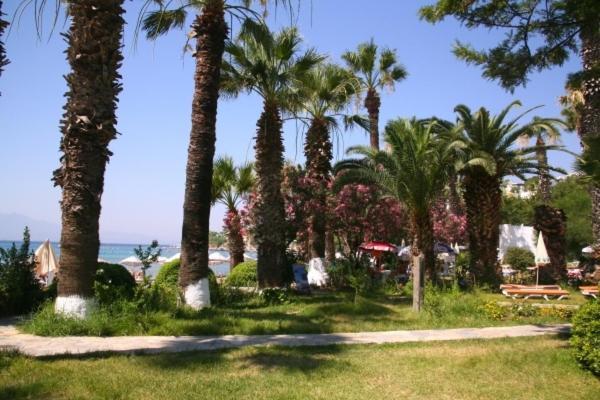 Meteor Beach Hotel Тургутрейс Екстериор снимка