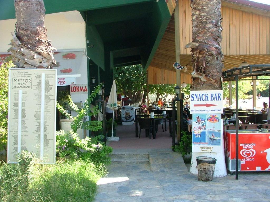 Meteor Beach Hotel Тургутрейс Екстериор снимка